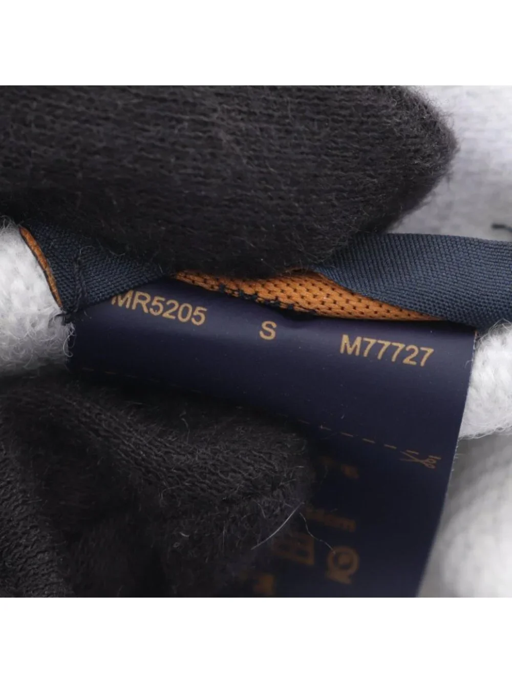 Louis Vuitton Scarf LV Essential Gray Wool
